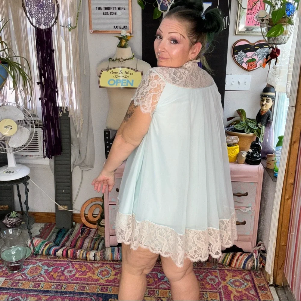 Vintage 1960s pale blue chiffon peignoir nightgown robe delicate lace sleeves - Picture 5 of 15